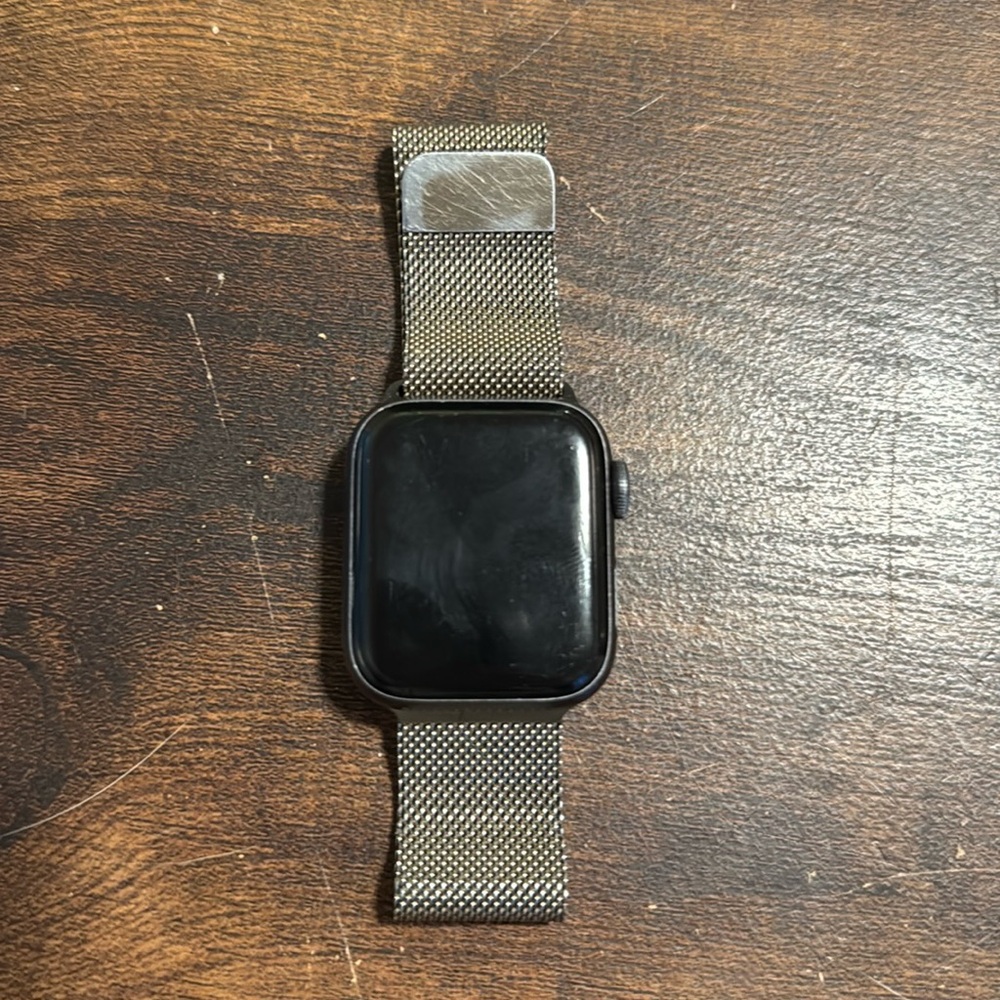 Apple Watch Series 5 with GPS + Cellular